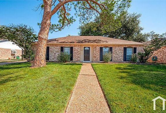 4th image of 2219 Briarview Dr