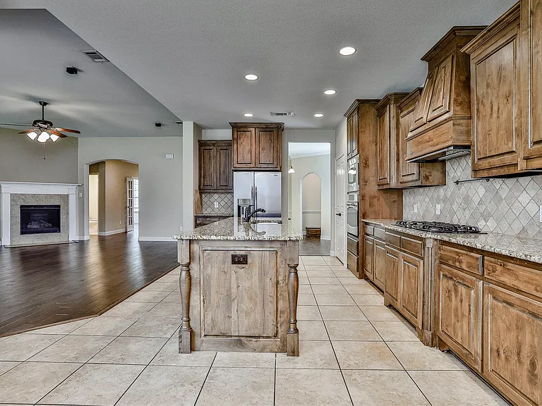 223 Aspen Ln — Photo 8