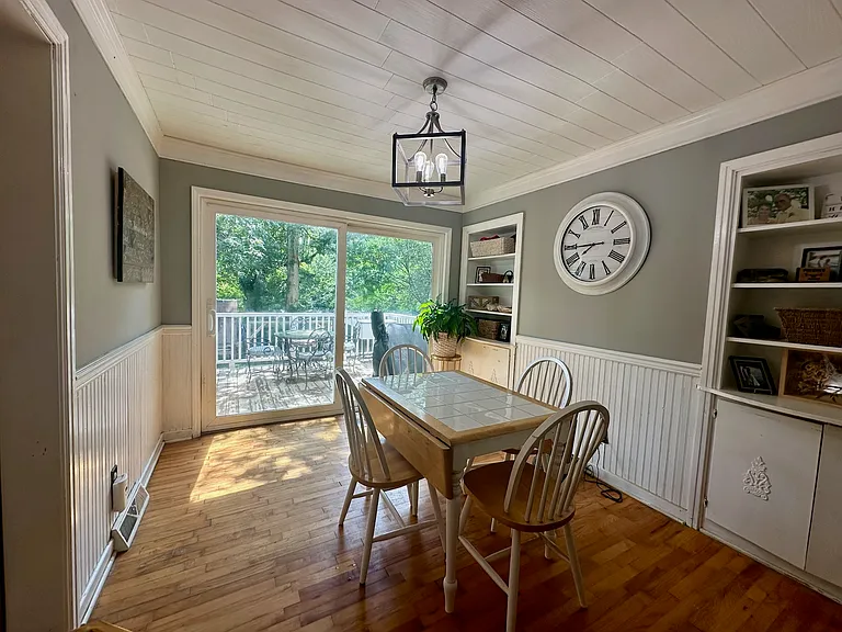 510 Fairlawn Cir — Photo 23