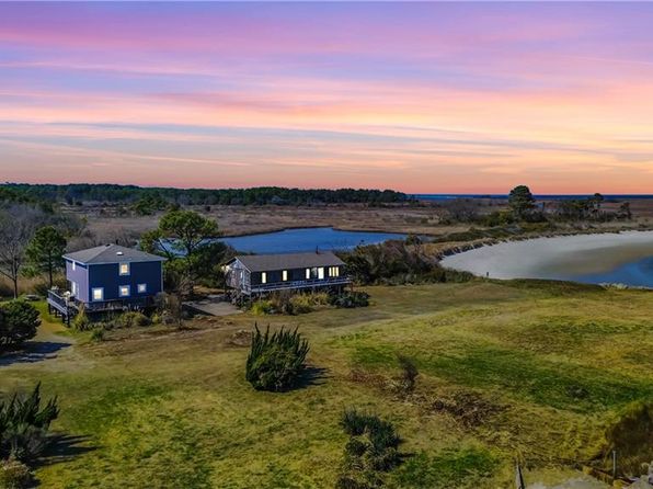 215 Lighthouse Dr, Hampton, VA 23664