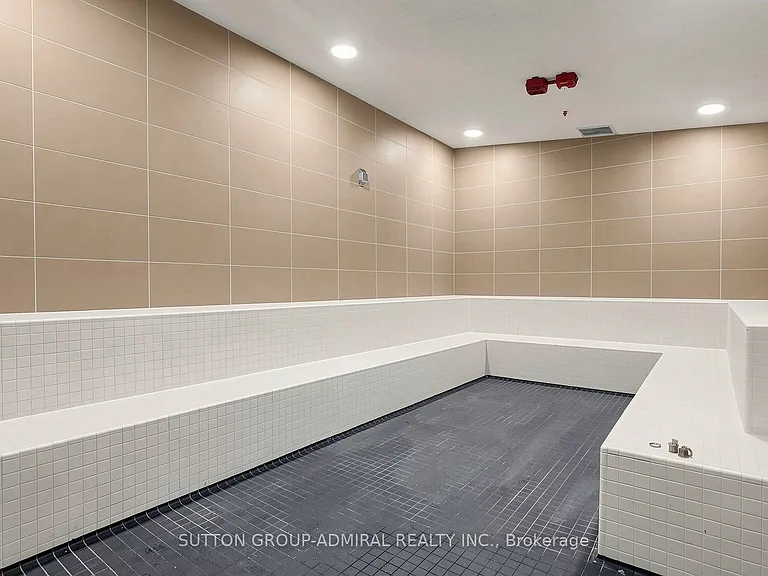20 Gatineau Dr #1708E — Photo 31