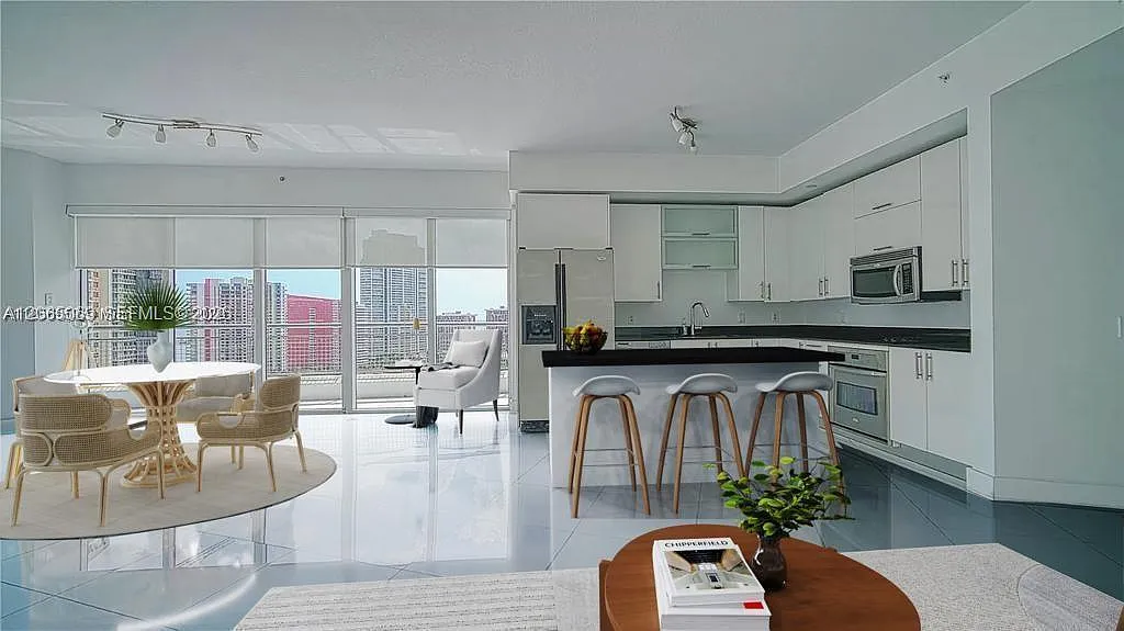 2 bed, 2.5 bath, 1240 sqft, $4,350 — Photo 3