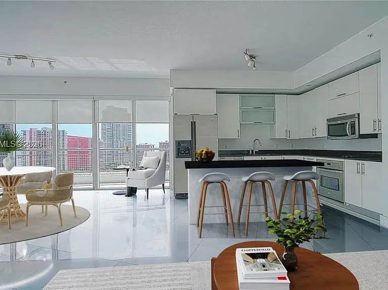 60 SW 13th St #1600 — Photo 3