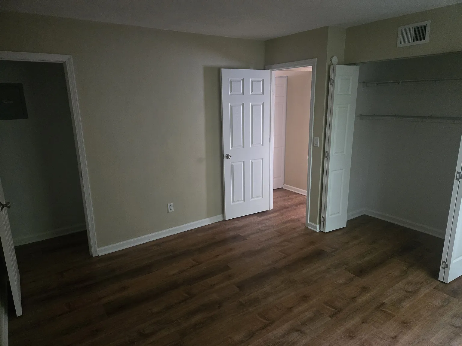 2 bed, $1,400 — Photo 4