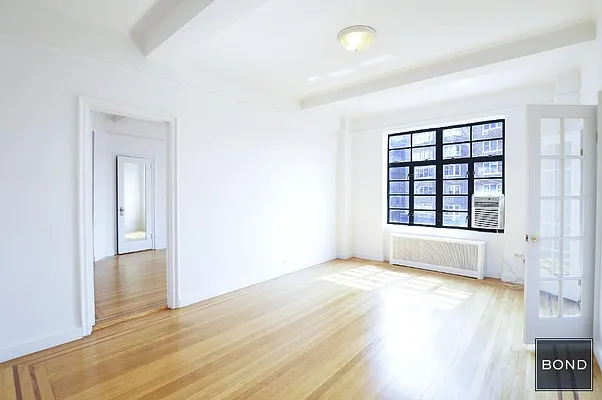 Rented by Bond New York | media 9