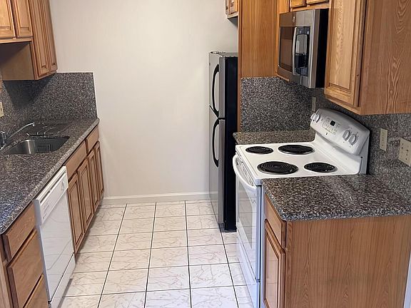 5th image of 3561 Farm Hill Blvd #7
