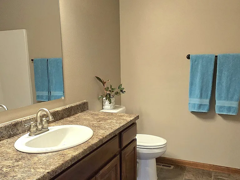 Ensuite Bath, View 1