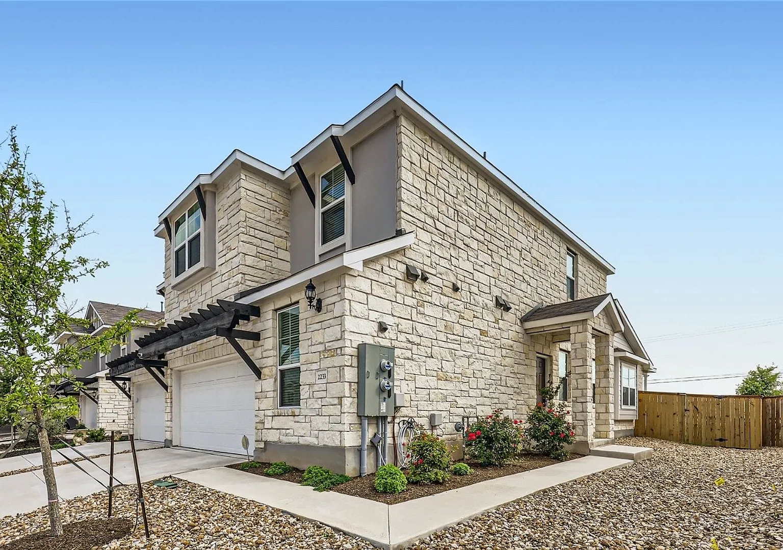 Spacious 4BR Condo in Leander — Photo 3