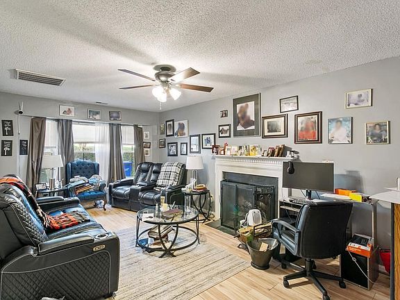4th image of 3110 Cedarwood Dr