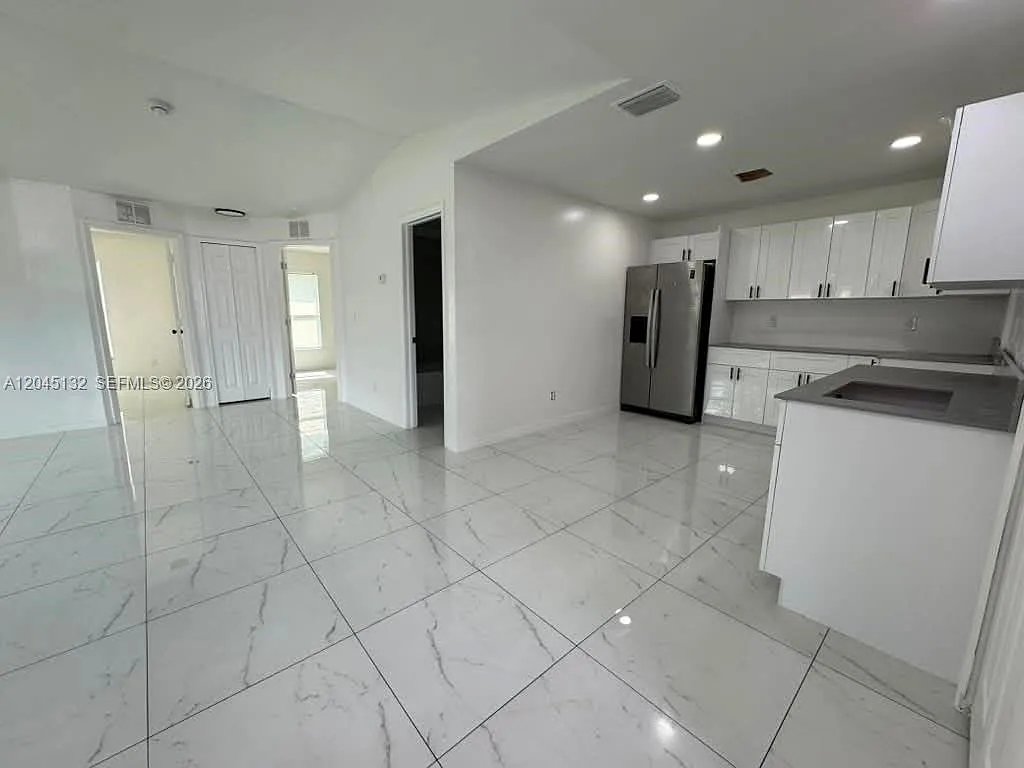 3 bed, 2.0 bath, $1,650 — Photo 3