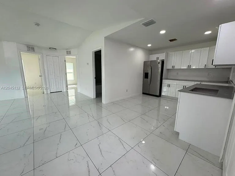 732 Ichabod Ave #732 — Photo 3