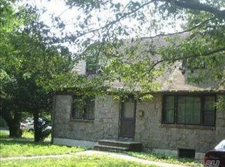 44 Asbury Ave E, Westbury, NY 11590