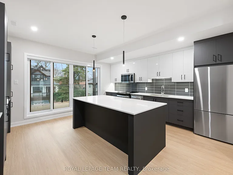 49 Grosvenor Ave #3 — Photo 16