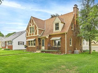 2159 S 105th St, West Allis, WI 53227