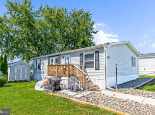225 Longwood Ct W, Lancaster, PA