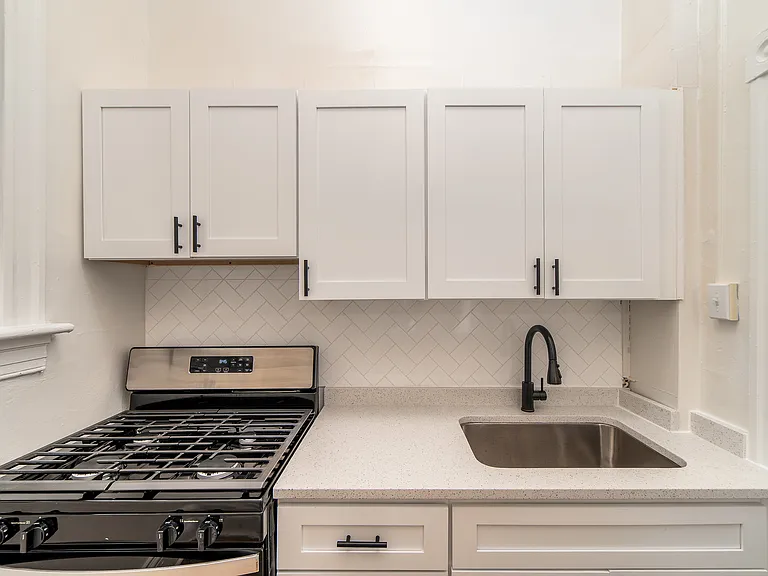 359 Middle St — Photo 10