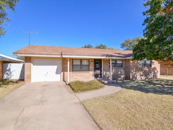 801 13th St, Shallowater, TX 79363