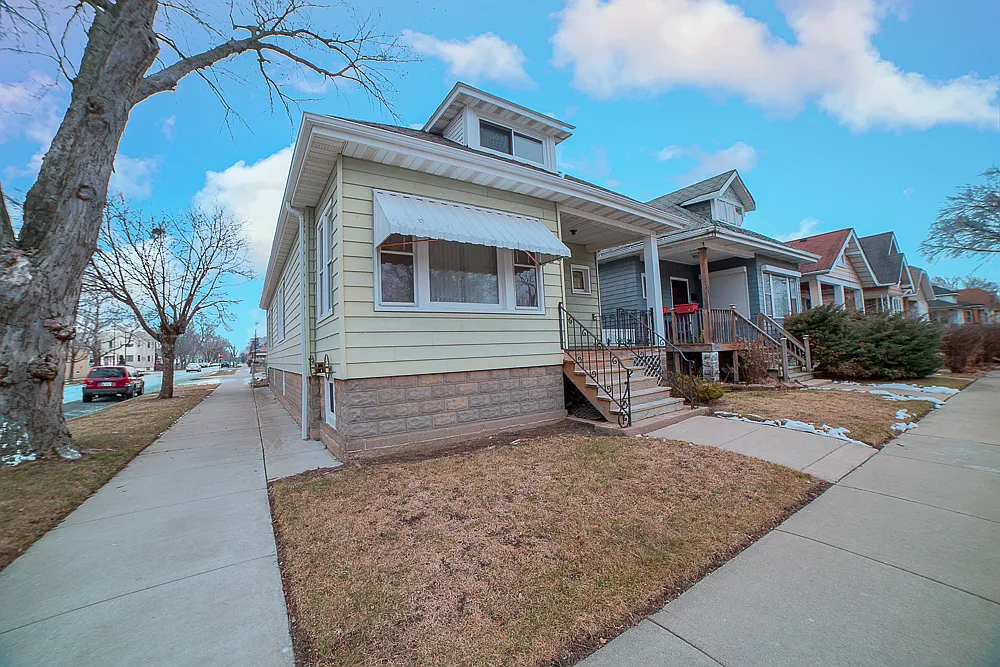 10001 S Lafayette Ave photo 1