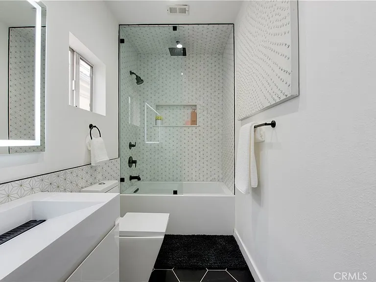 7330 De Soto Ave — Photo 26