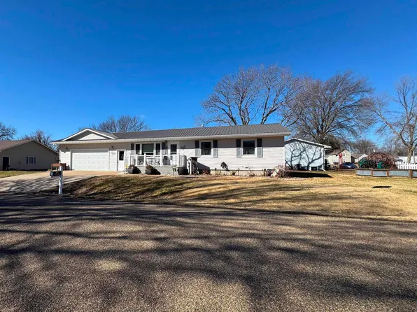 400 S Cedar St, New London, IA 52645