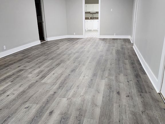 4th image of 401 N Polk St Unit 3