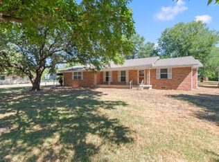 603 E Market St, Mabank, TX 75147