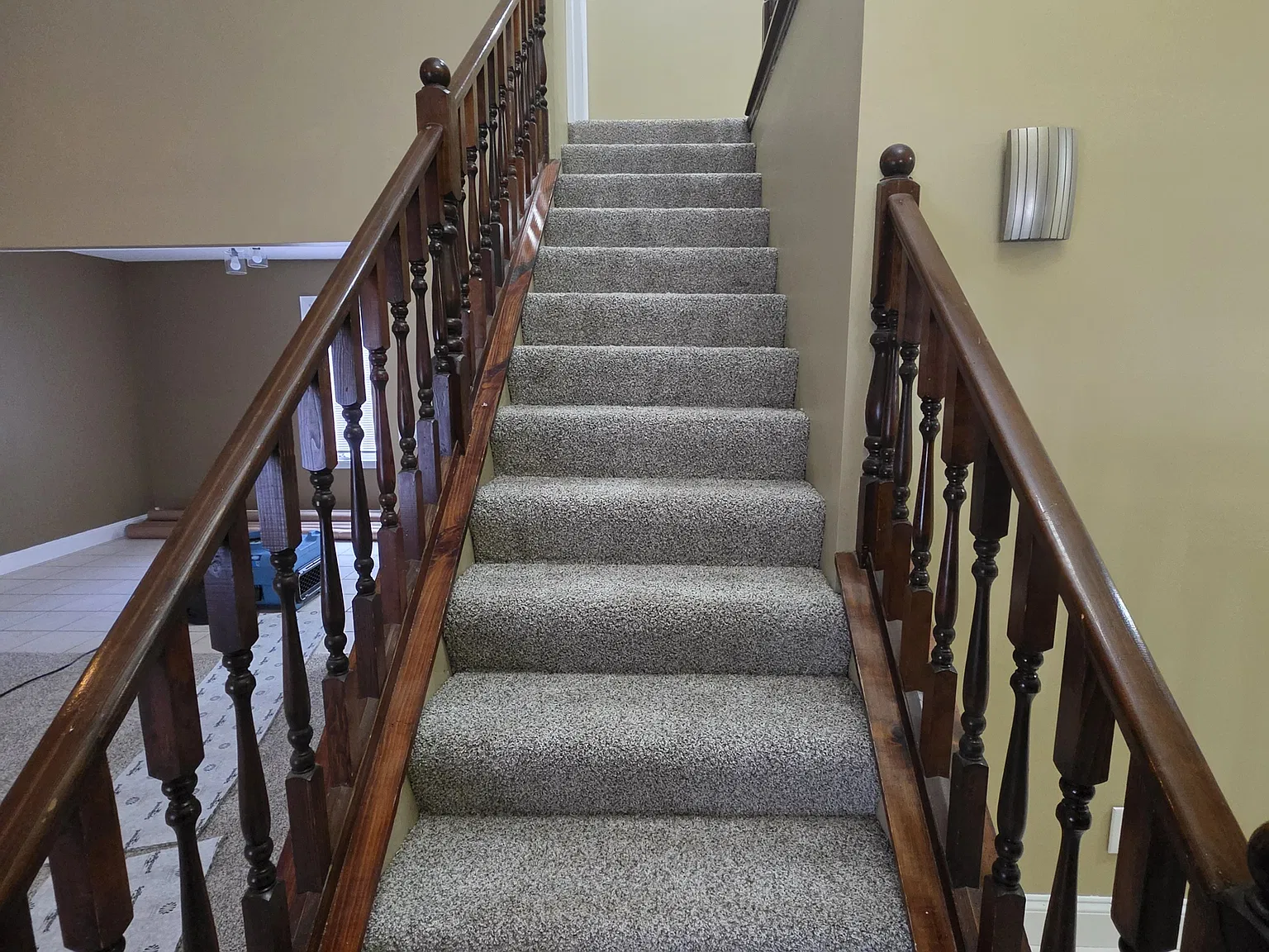 3 bed, 2.5 bath, 2704 sqft, $2,800 — Photo 3