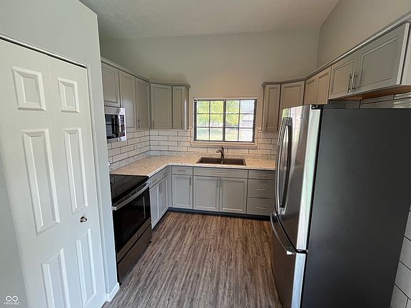 5th image of 1431 Nicole Dr