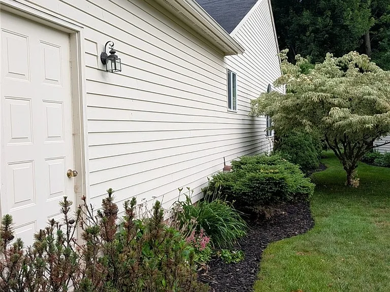 3608 Melvin Dr S — Photo 2