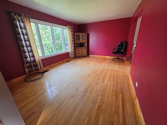 5th image of 610 Caribou Crescent