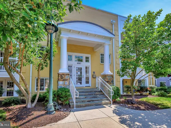 4067 S Four Mile Run Dr Unit 102, Arlington, VA 22204