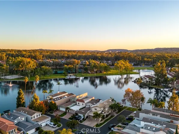 21982 Yellowstone Ln, Lake Forest, CA 92630