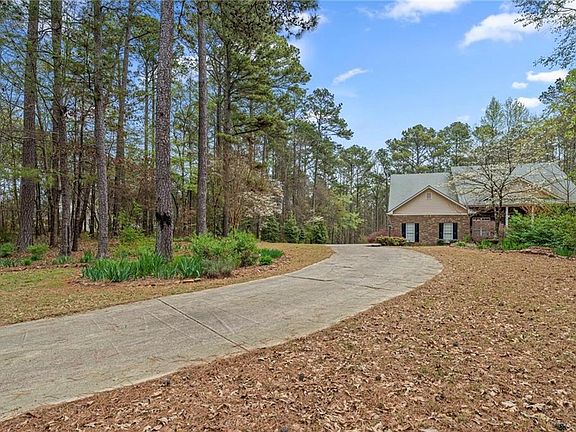 3rd image of 235 Lummus Rd