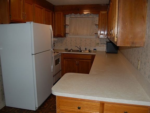 3rd image of 508 Swanson Dr