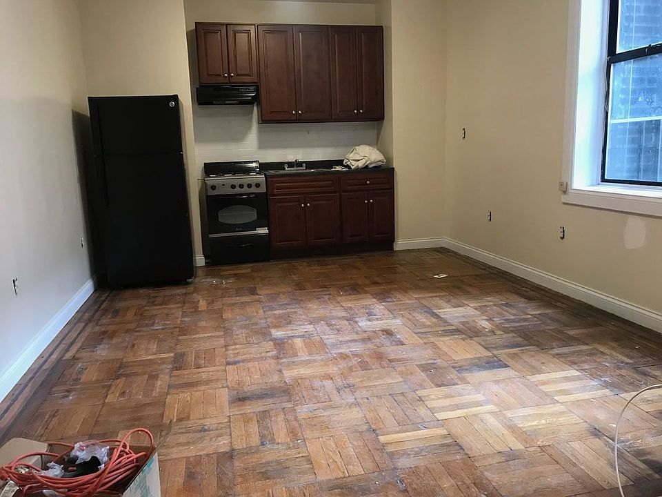 2nd image of 520 E 21st St APT 5D