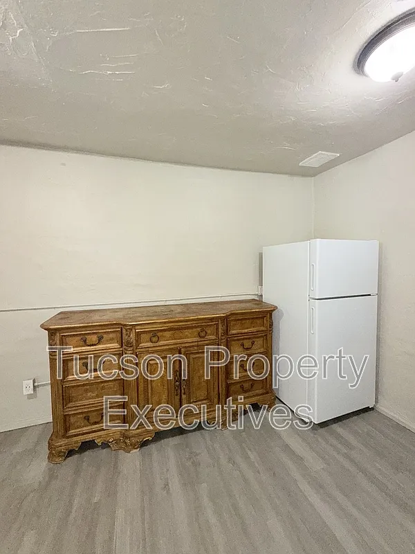 Studio, 1.0 bath, 350 sqft, $750 — Photo 4