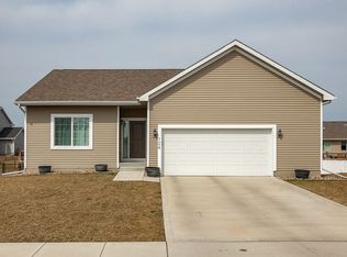 124 Tailfeather Dr NE, Bondurant, IA 50035
