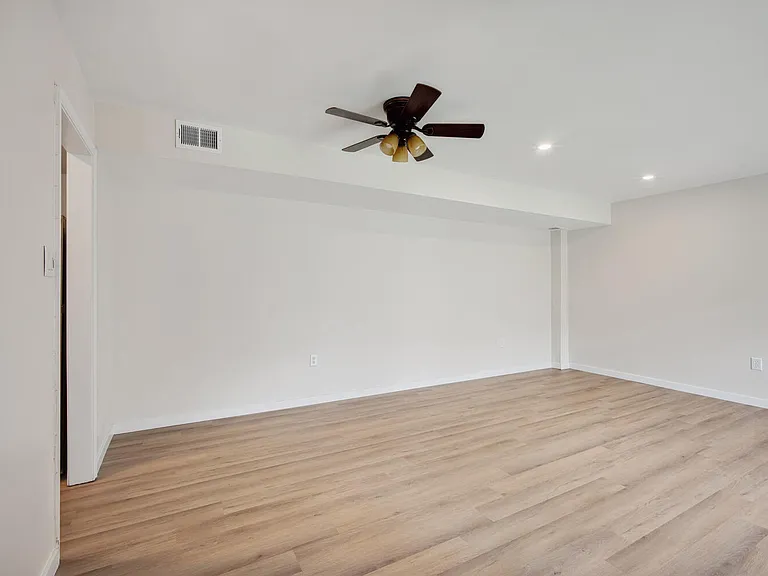 4634 Conwell Dr — Photo 12