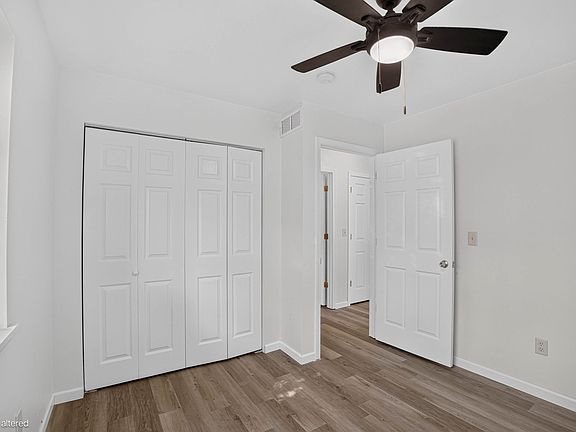 3rd image of 2423 Walnut St