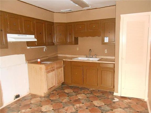 2nd image of 3312 Livingston Ave