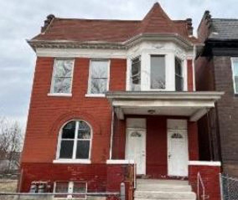 1st image of 1321-23 Montclair Ave