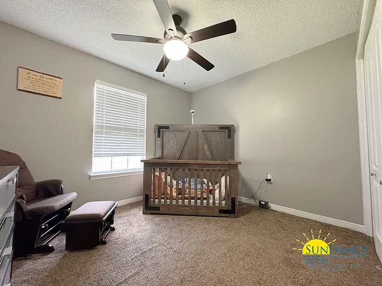 1701 Colonial Ct — Photo 14