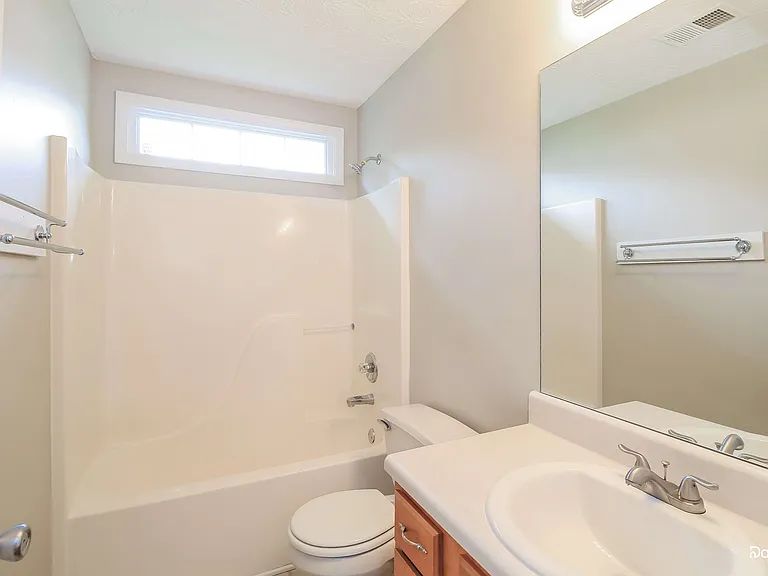 819 Winding Grove Ln — Photo 13