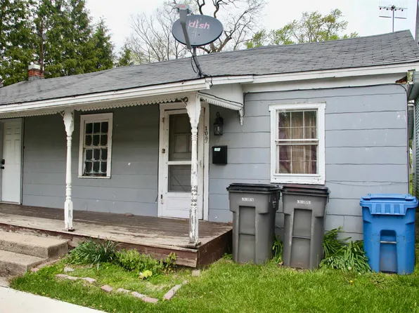 109 W Wayne St, South Whitley, IN 46787