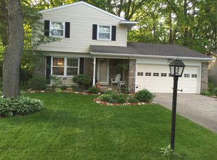 2559 Creek Bluff Pl NW, Grand Rapids, MI 49504