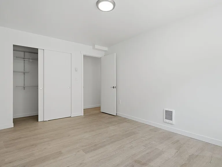 Loyal Heights Apartments — Photo 22