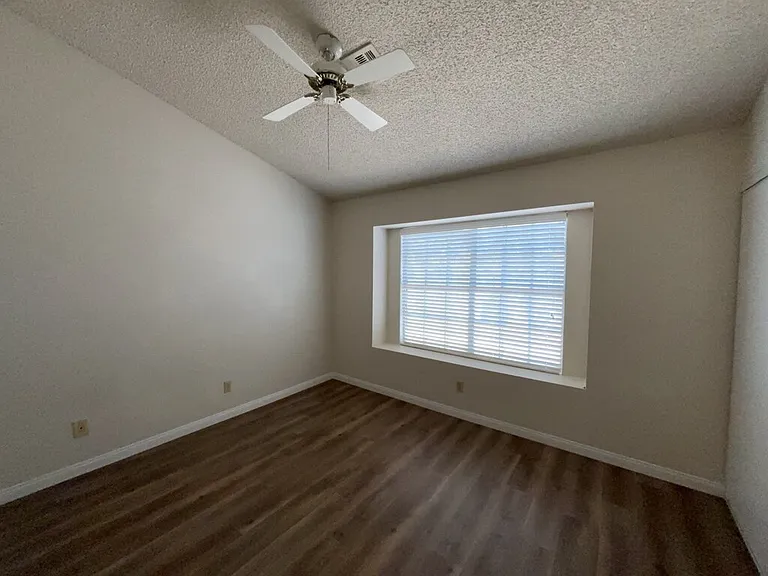 3927 Broken Oak Ln — Photo 14