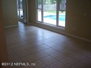 3rd image of 345 Glenlyon Dr
