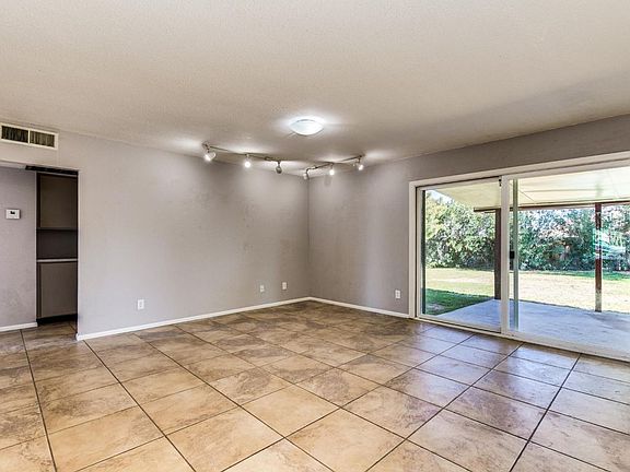 5th image of 525 W Magdalena Dr