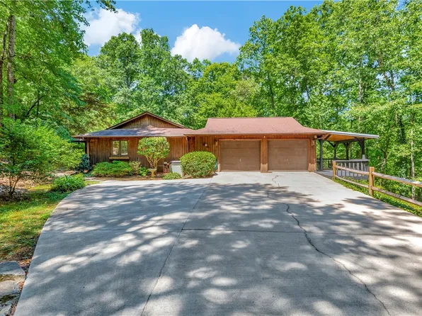 900 Doubloon St, West Union, SC 29696